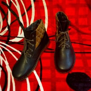 Women's Naot Boots NWOT sz 42